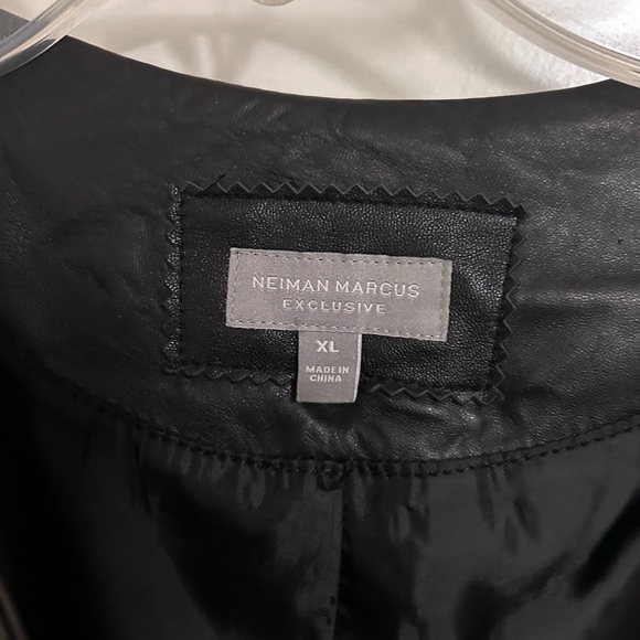 Neiman Marcus Exclusive Black Leather Coat. Size XL. Immaculate condition. - Picture 2 of 7